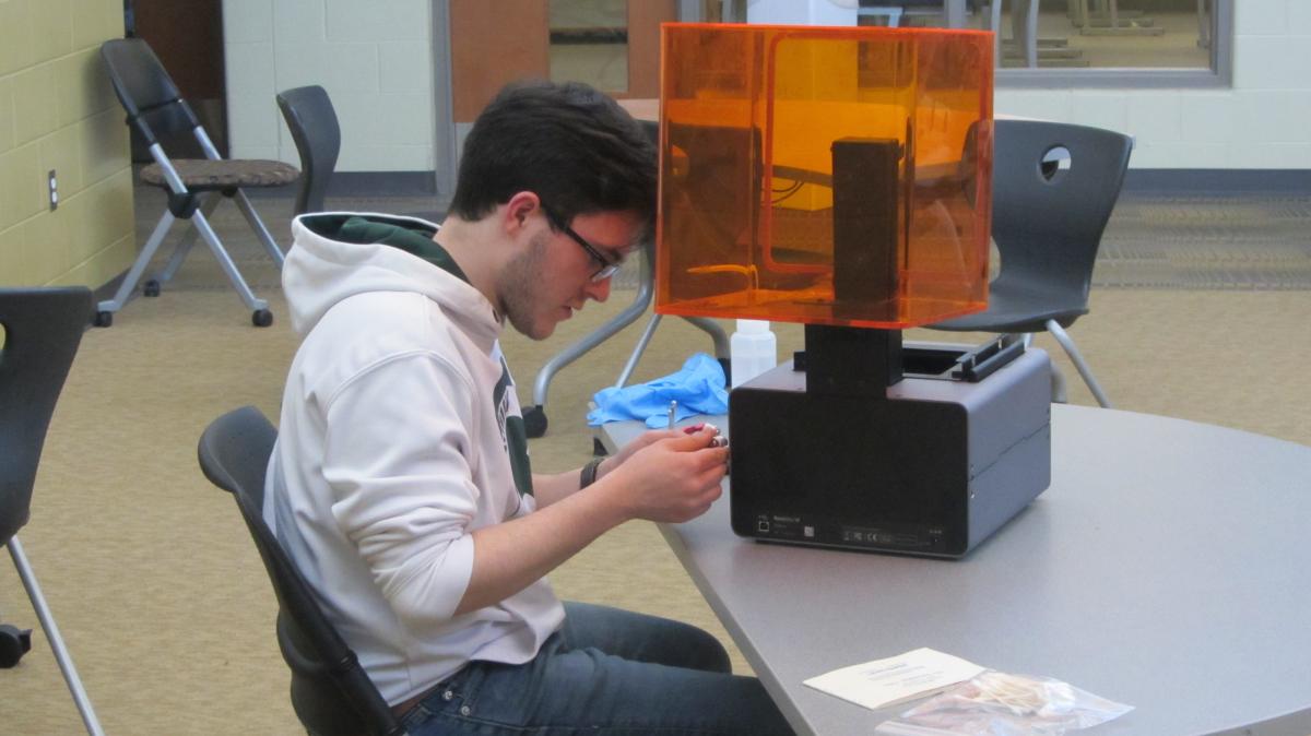 [Mastermind of the 3D printer]