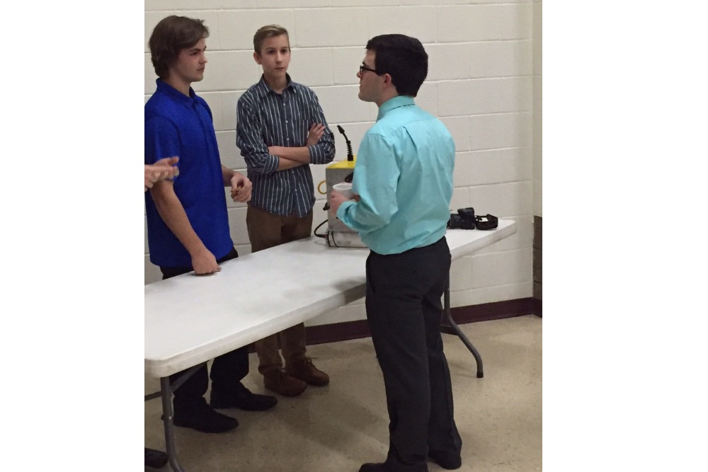 [Justin talking to the Stockbridge Robotics Club]